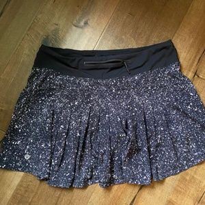 LULULEMON Circuit Breaker Skirt- RARE- Size 8